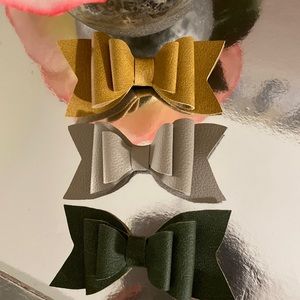 Set of three bows for a girl , very nice colors and quality material